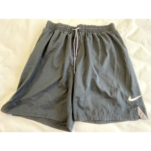 Nike Boys Black Athletic Swim/Board Shorts Mesh Insert Sz L - Picture 1 of 7